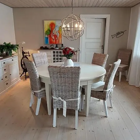 Toftegården - & *